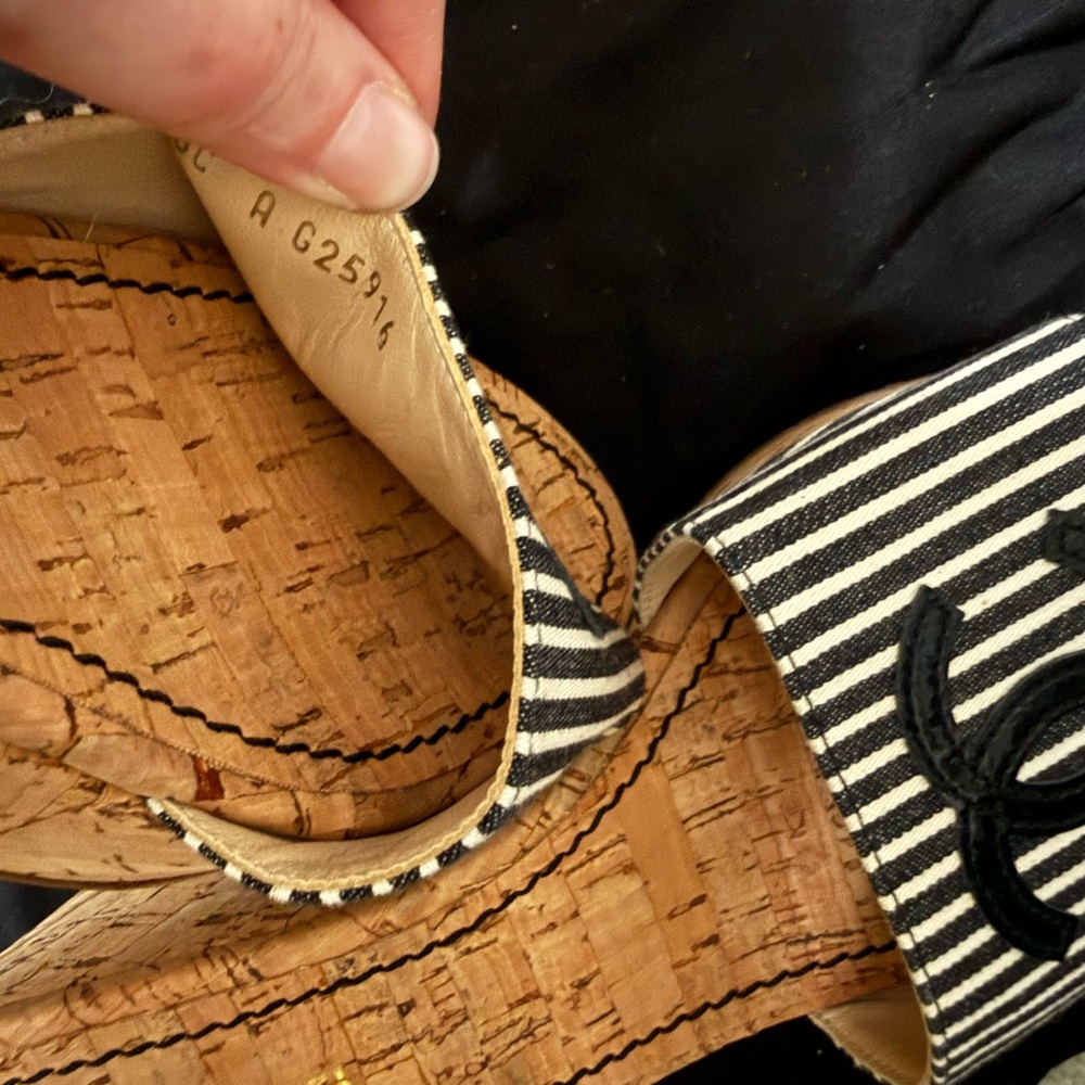 CHANEL Black & White Striped Cork Slide Sandals w/CC Cruise espadrille size EU41 - Picture 5 of 5